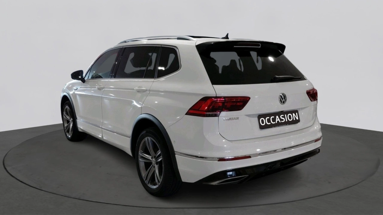 Volkswagen Tiguan Allspace 1.5 TSI Highline Business R 7p. | Trekhaak | Camera | Panoramadak | Ergo Stoel |