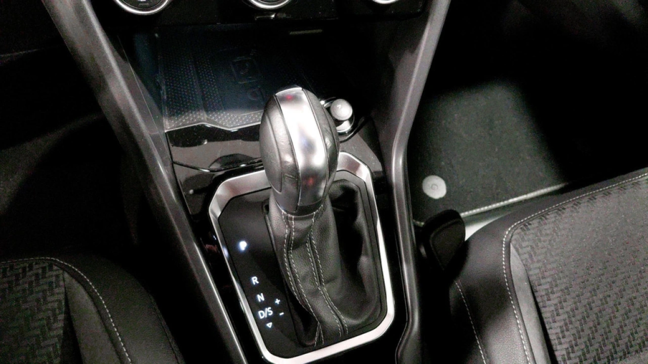 Volkswagen T-Roc Cabrio 1.5 TSI DSG Automaat R-Line | Camera | Rijmodi | Verwarmbare voorstoelen |