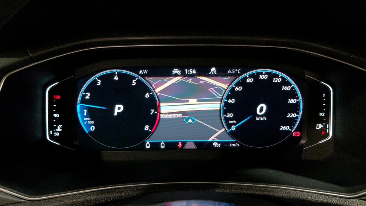 Volkswagen T-Roc Cabrio 1.5 TSI DSG Automaat R-Line | Camera | Rijmodi | Verwarmbare voorstoelen |