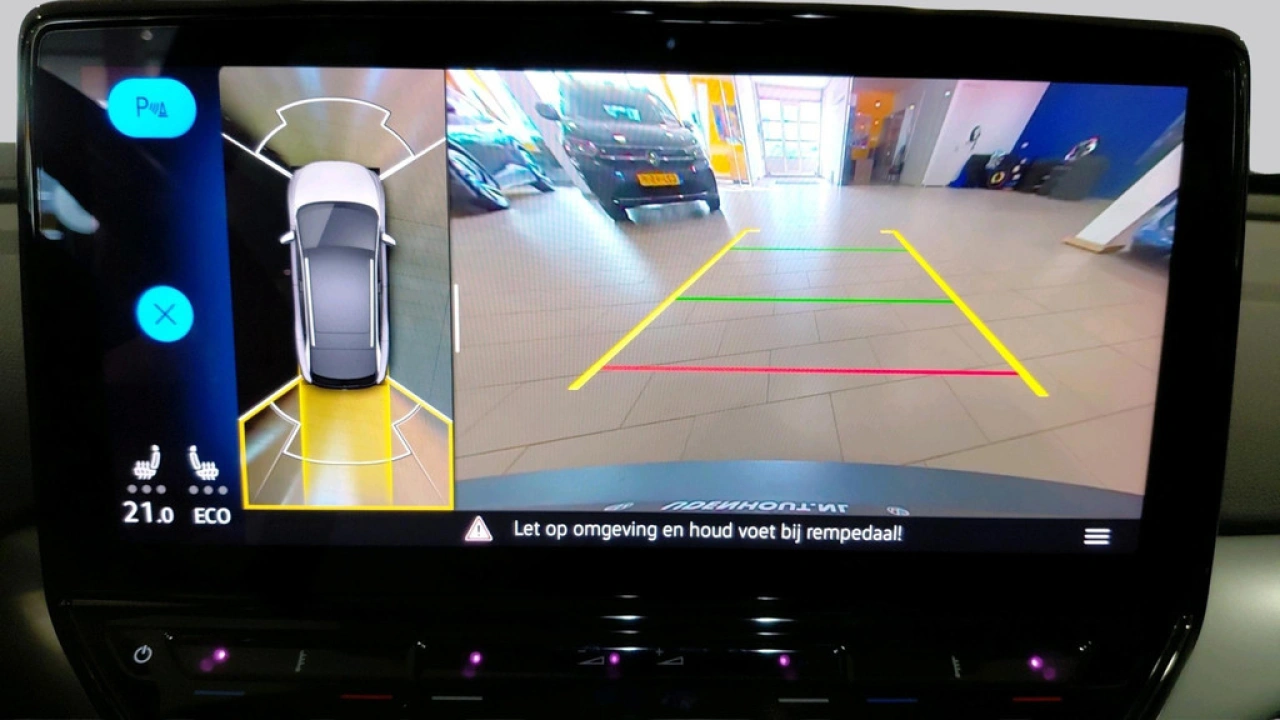 Volkswagen ID.4 First Max 77 kWh | Panoramadak | Camera | Elec. klep |