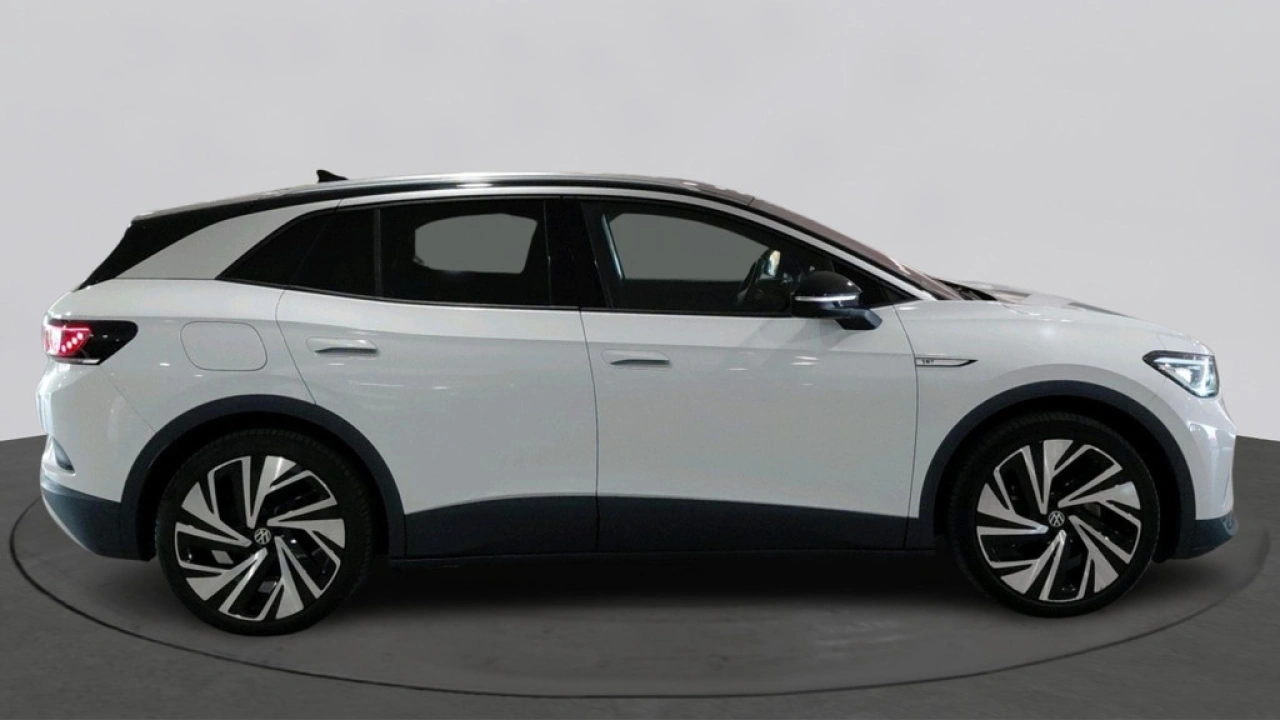 Volkswagen ID.4 First Max 77 kWh | Panoramadak | Camera | Elec. klep |