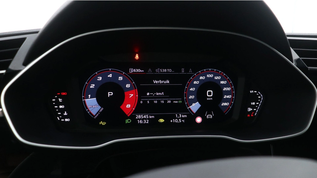 Audi Q3 35 TFSI S edition Competition | Adaptive cruise | Comfort sleutel | Stoelverwarming | 19