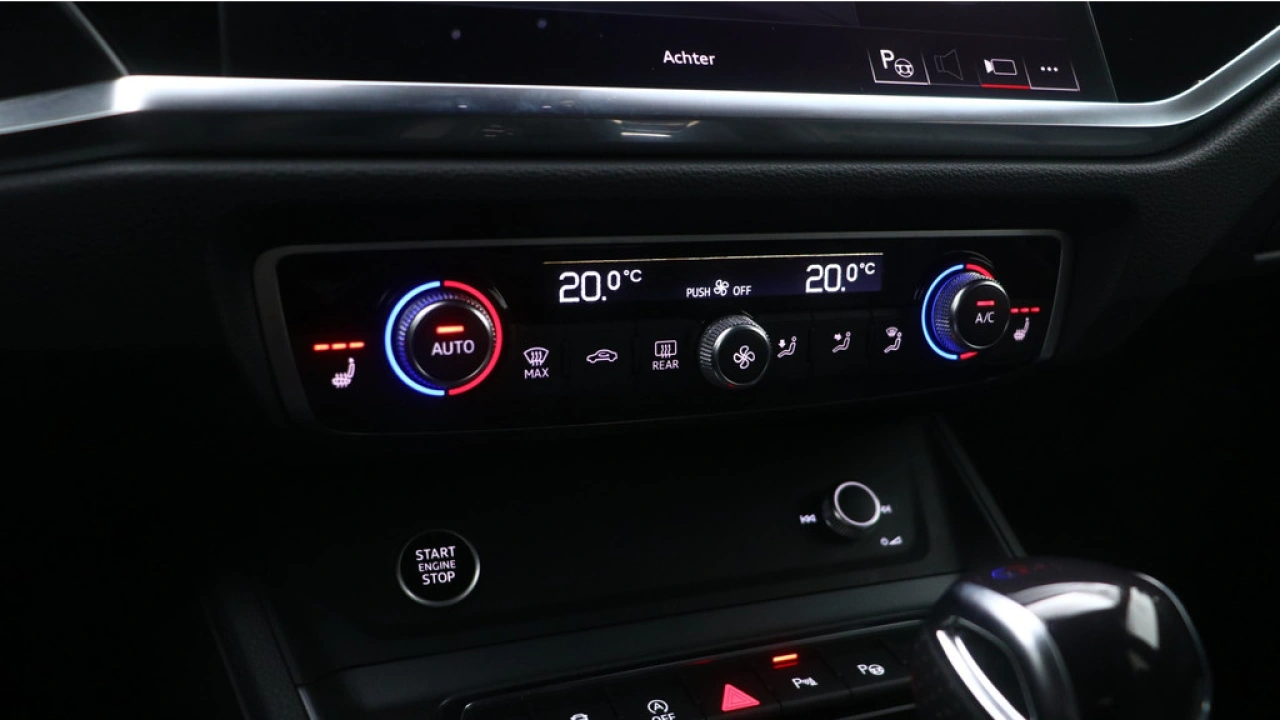 Audi Q3 35 TFSI S edition Competition | Adaptive cruise | Comfort sleutel | Stoelverwarming | 19