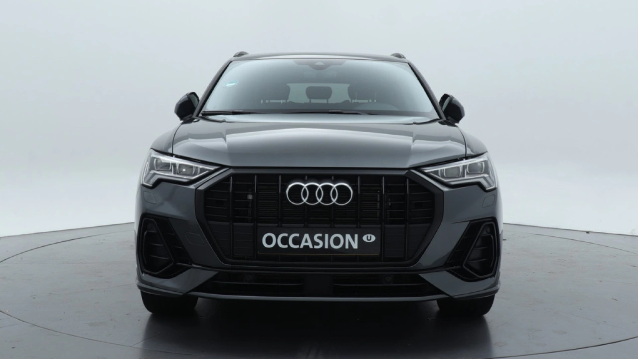 Audi Q3 35 TFSI S edition Competition | Adaptive cruise | Comfort sleutel | Stoelverwarming | 19