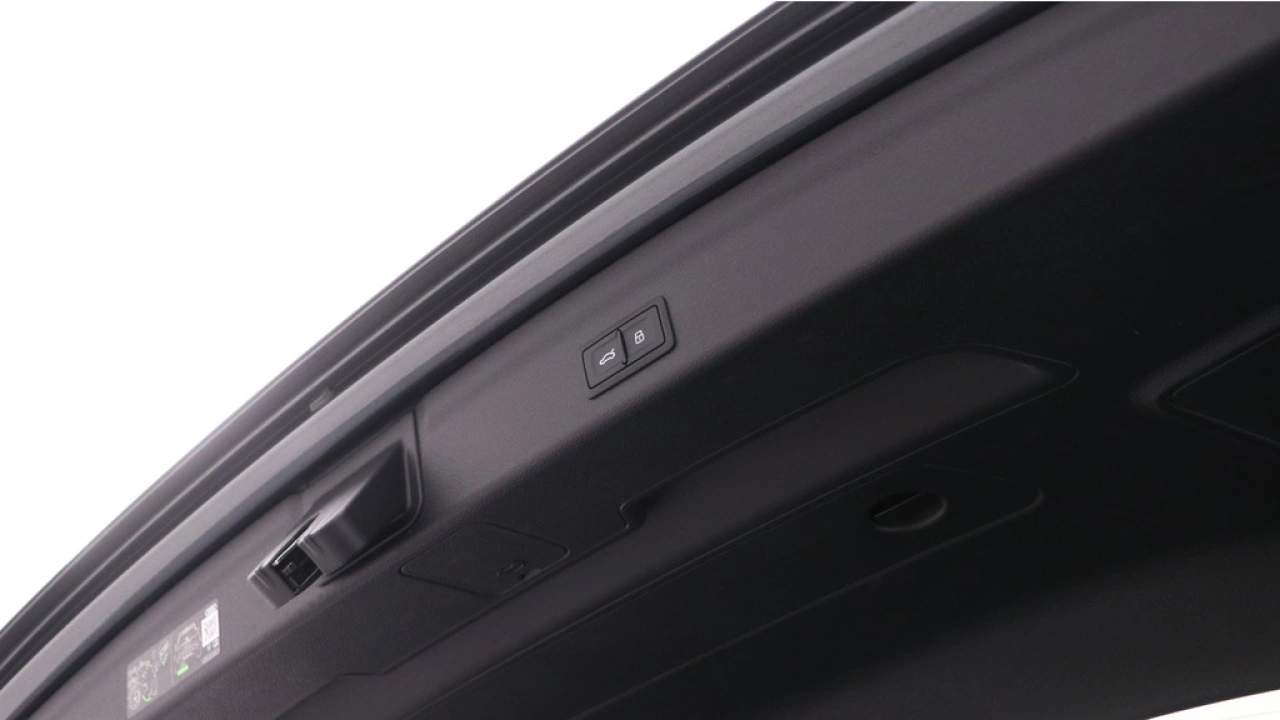 Audi Q3 35 TFSI S edition Competition | Adaptive cruise | Comfort sleutel | Stoelverwarming | 19