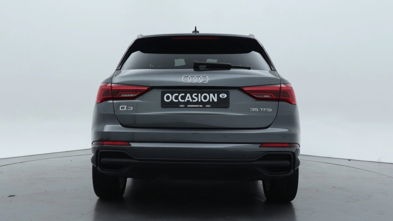 Audi Q3 35 TFSI S edition Competition | Adaptive cruise | Comfort sleutel | Stoelverwarming | 19