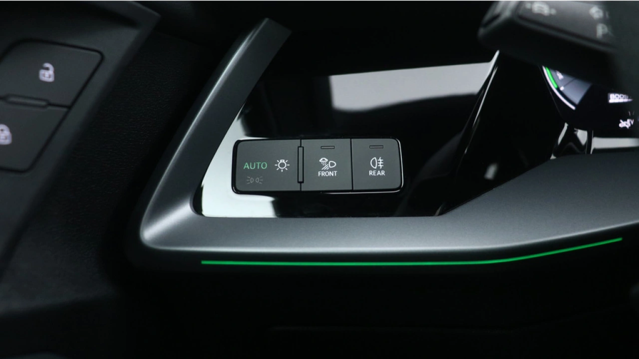 Audi A3 Sportback 40 TFSI e S edition | Panoramadak | Zwart optiek | Carplay |