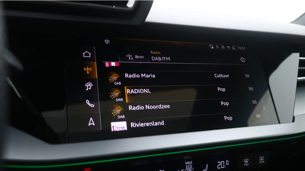 Audi A3 Sportback 40 TFSI e S edition | Panoramadak | Zwart optiek | Carplay |