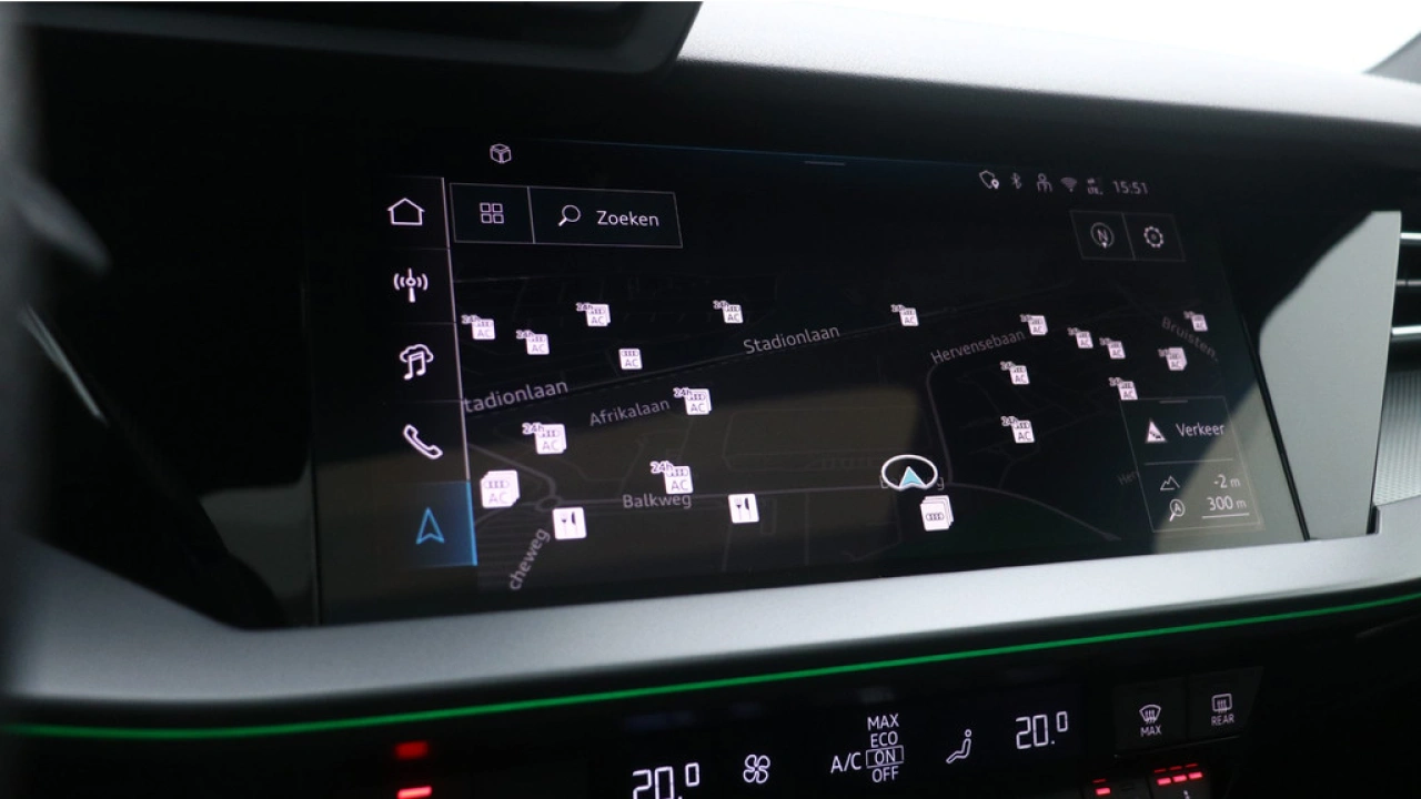 Audi A3 Sportback 40 TFSI e S edition | Panoramadak | Zwart optiek | Carplay |