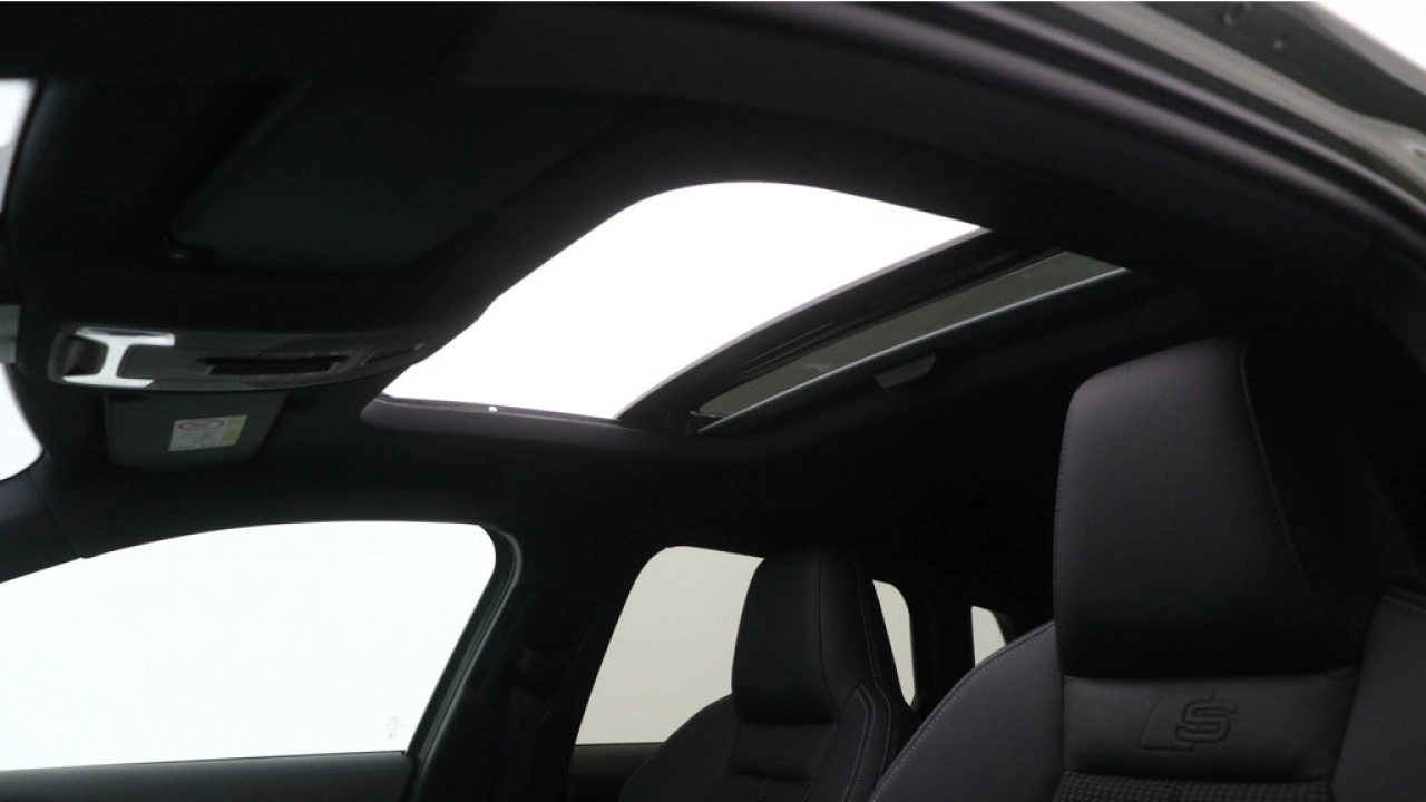 Audi A3 Sportback 40 TFSI e S edition | Panoramadak | Zwart optiek | Carplay |