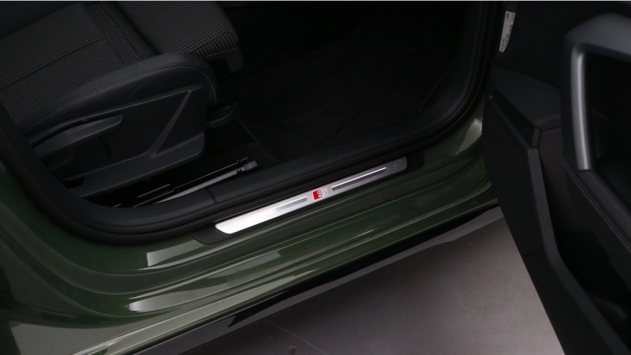 Audi A3 Sportback 40 TFSI e S edition | Panoramadak | Zwart optiek | Carplay |