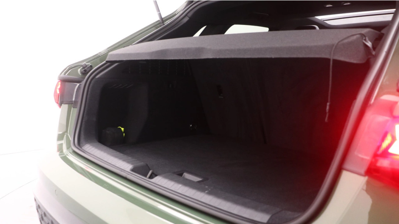 Audi A3 Sportback 40 TFSI e S edition | Panoramadak | Zwart optiek | Carplay |