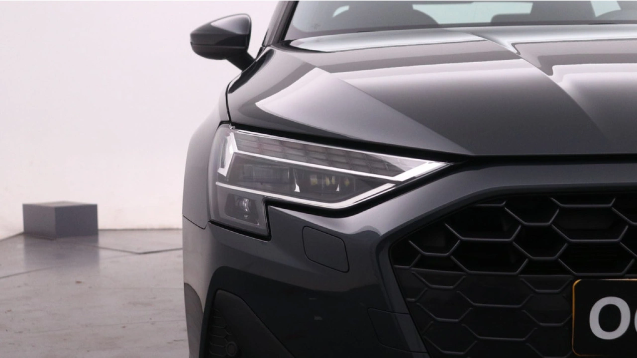 Audi A3 Limousine 30 TFSI Advanced edition | PDC | Carplay |