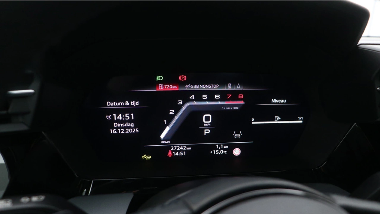 Audi A3 Limousine 30 TFSI Advanced edition | PDC | Carplay |