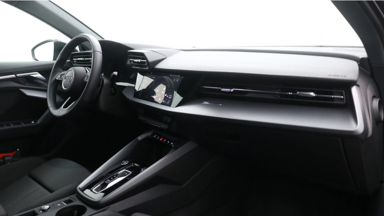 Audi A3 Limousine 30 TFSI Advanced edition | PDC | Carplay |