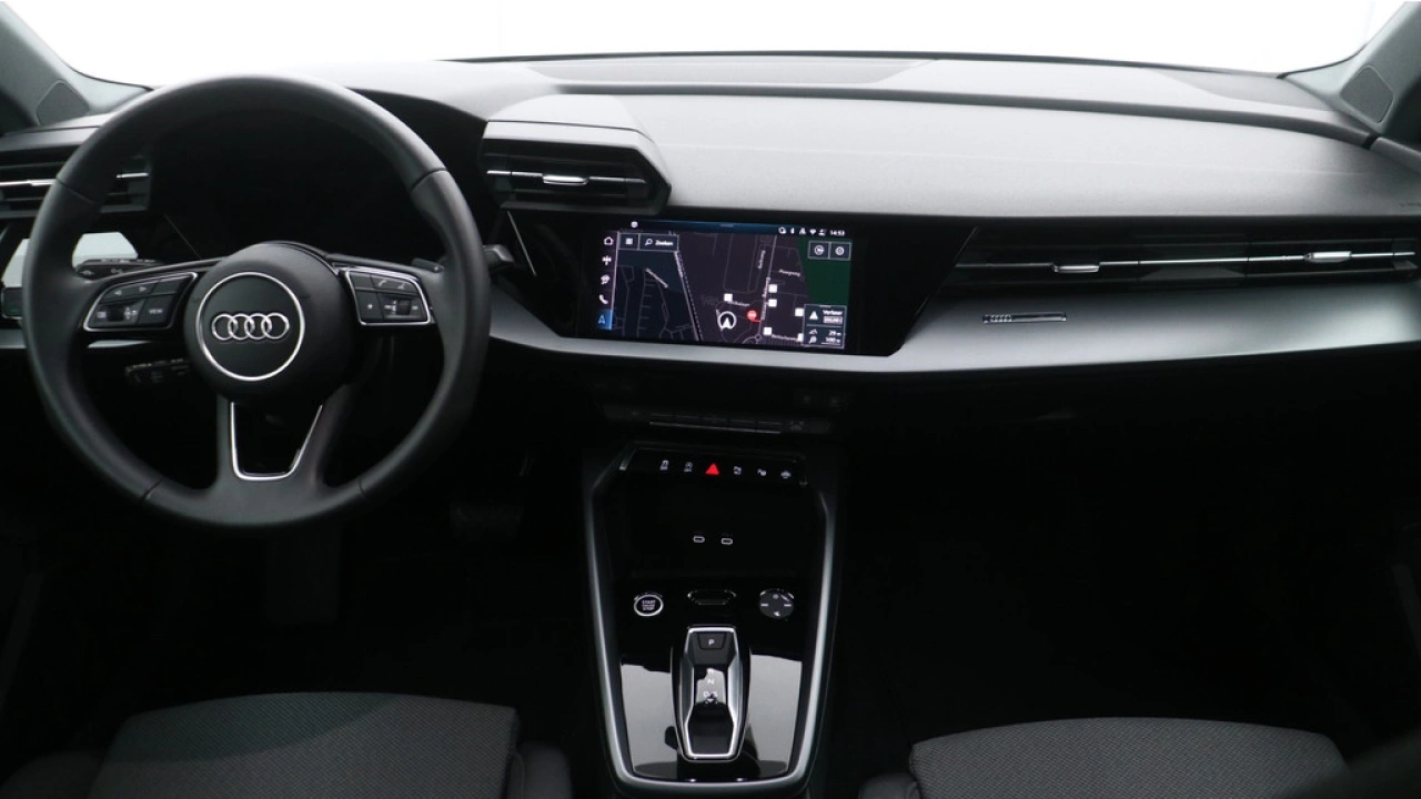 Audi A3 Limousine 30 TFSI Advanced edition | PDC | Carplay |