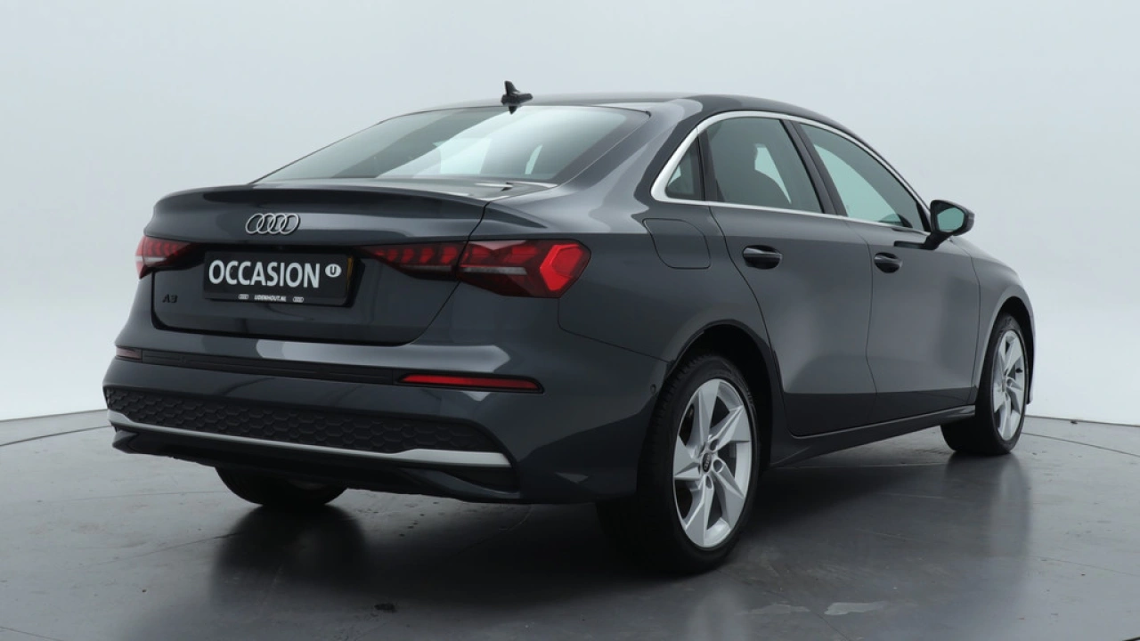 Audi A3 Limousine 30 TFSI Advanced edition | PDC | Carplay |