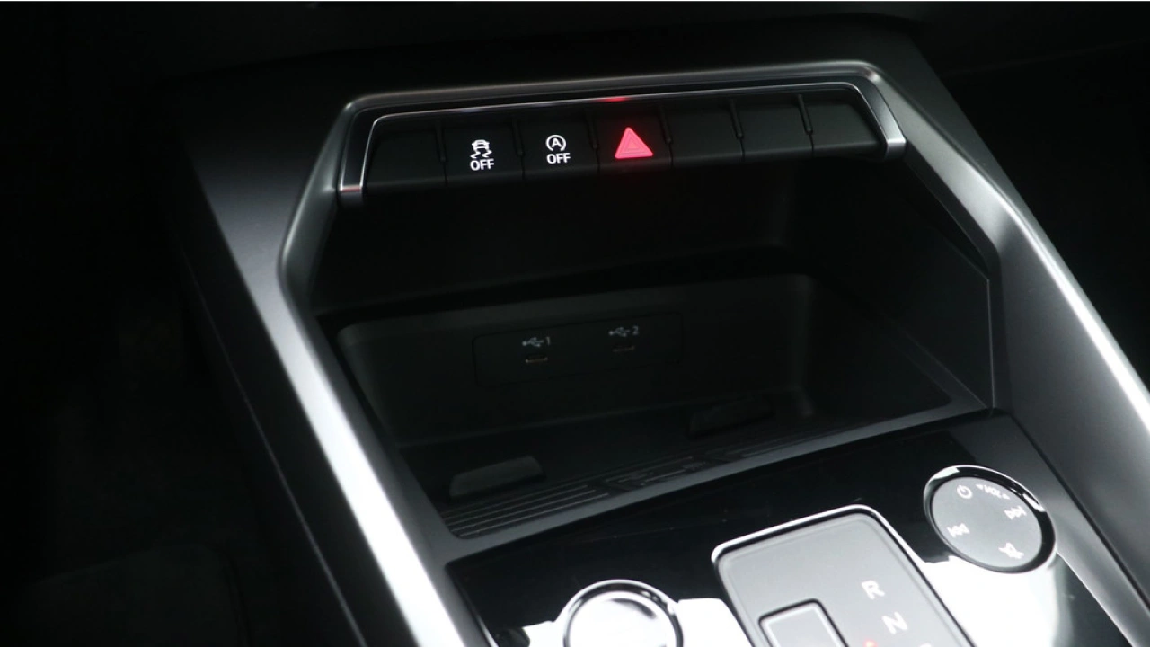 Audi A3 Sportback 30 TFSI Advanced edition | Climate control | Carplay |