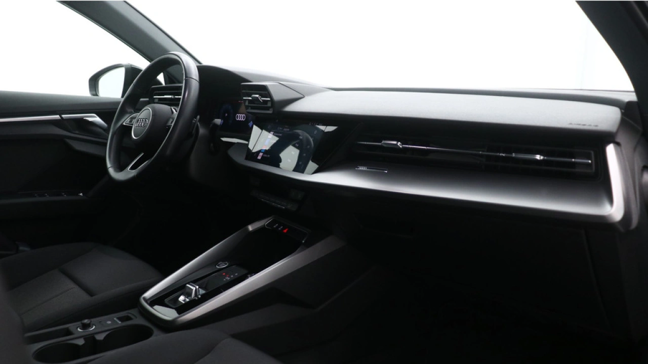 Audi A3 Limousine 30 TFSI Pro Line | Cruise control | PDC | Carplay | Climate control |