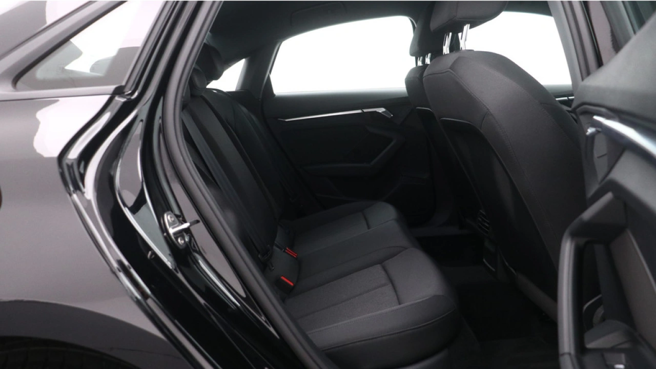 Audi A3 Limousine 30 TFSI Pro Line | Cruise control | PDC | Carplay | Climate control |