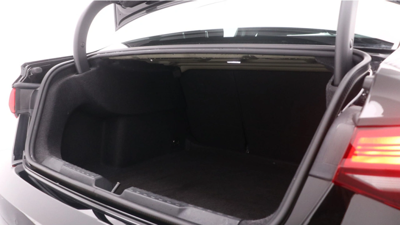 Audi A3 Limousine 30 TFSI Pro Line | Cruise control | PDC | Carplay | Climate control |