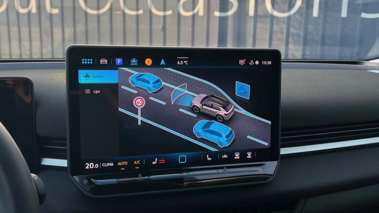 Volkswagen T-Roc 1.5 eTsi 116pk DSG Life First Edition App Connect