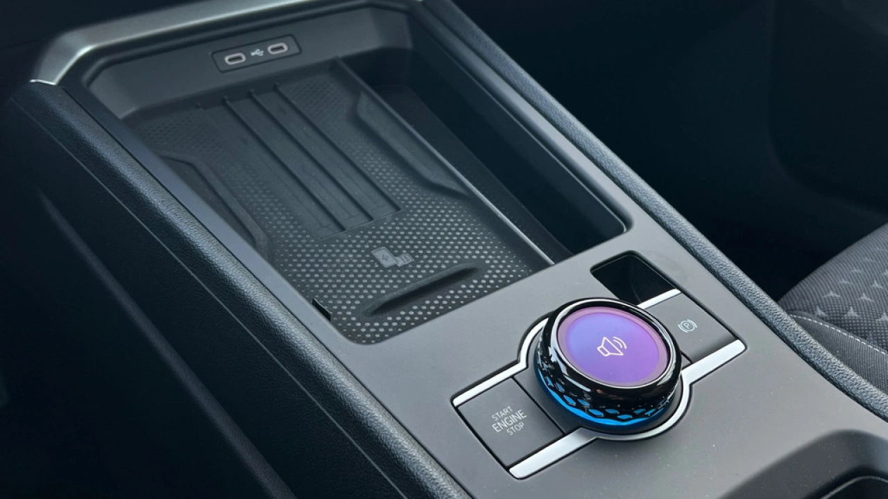 Volkswagen T-Roc 1.5 eTsi 116pk DSG Life First Edition App Connect