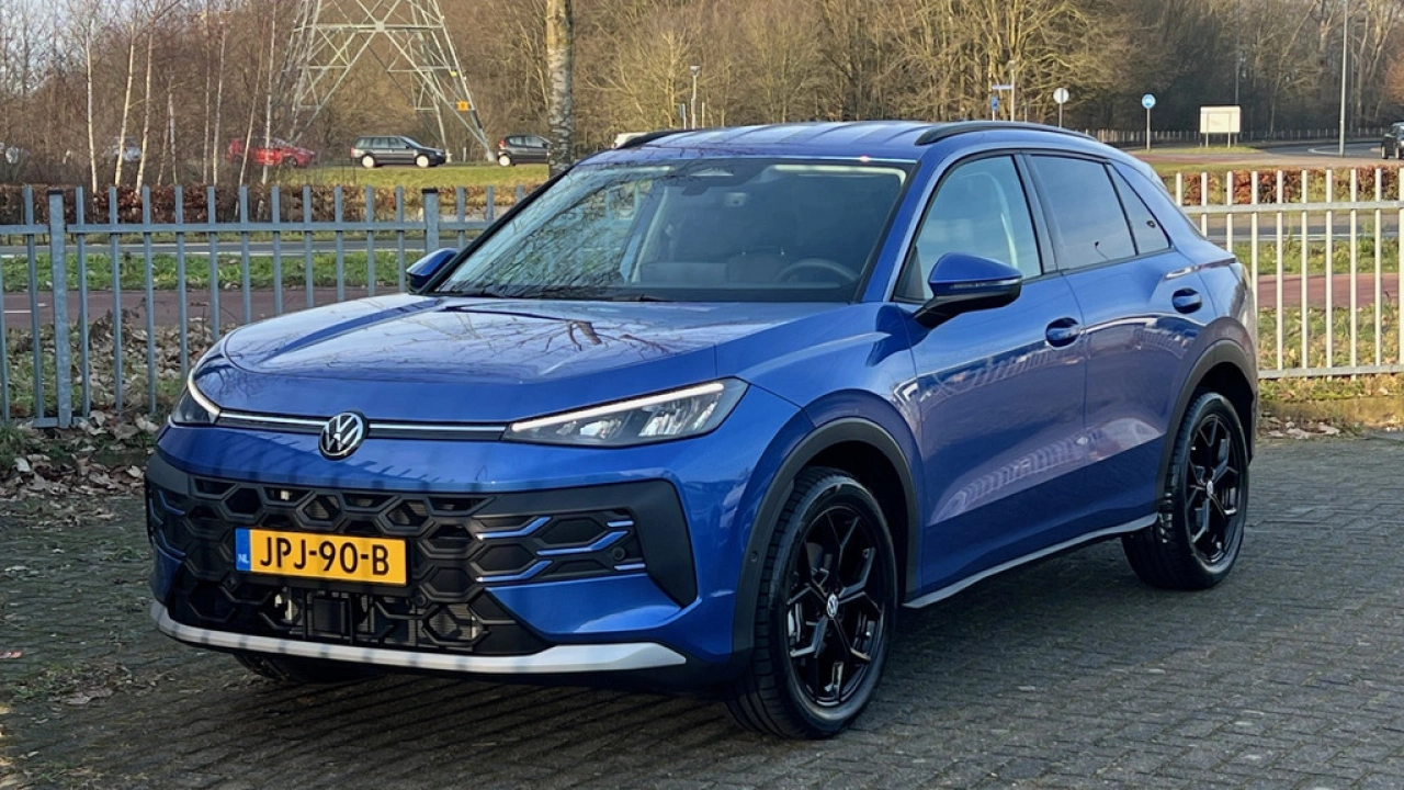 Volkswagen T-Roc 1.5 eTsi 116pk DSG Life First Edition App Connect