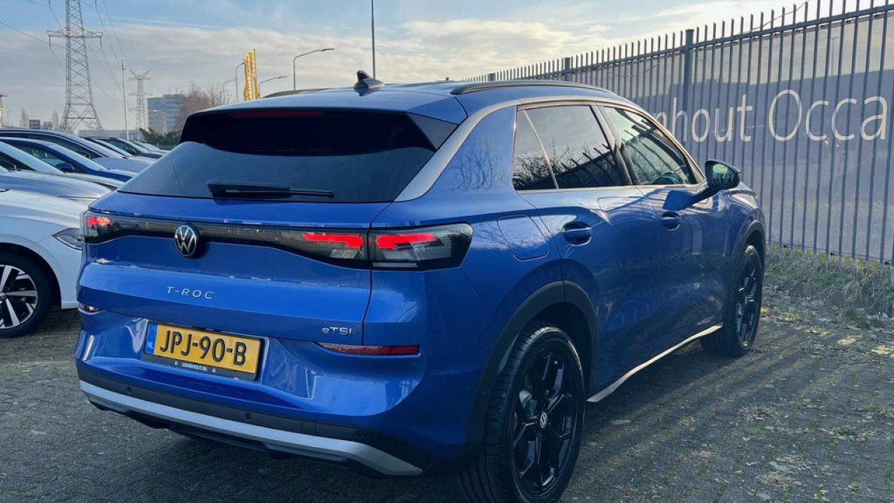 Volkswagen T-Roc 1.5 eTsi 116pk DSG Life First Edition App Connect