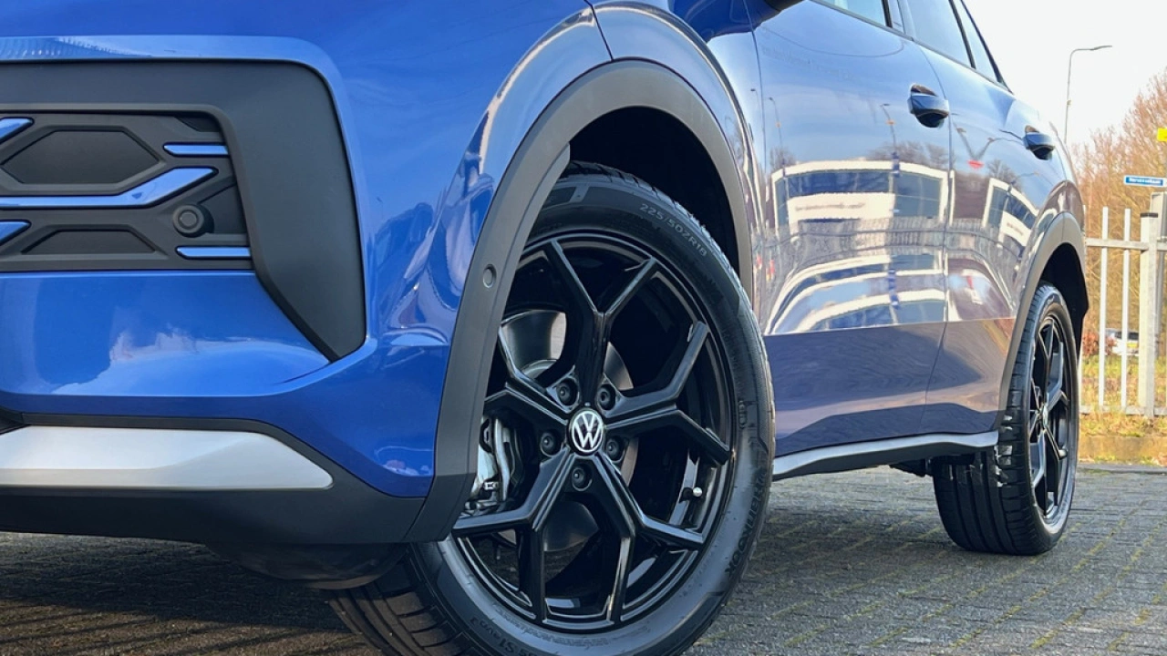 Volkswagen T-Roc 1.5 eTsi 116pk DSG Life First Edition App Connect