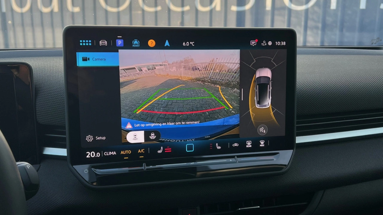 Volkswagen T-Roc 1.5 eTsi 116pk DSG Life First Edition App Connect