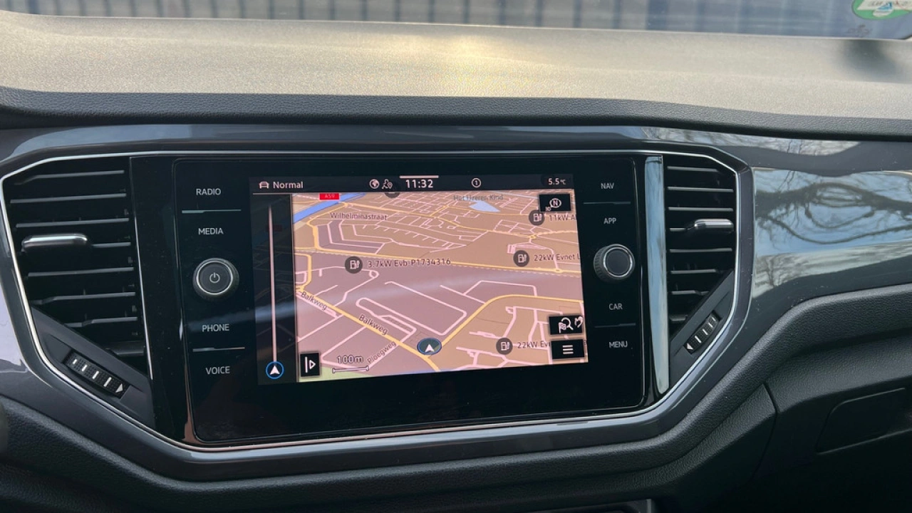 Volkswagen T-Roc 1.5 TSI 150pk DSG Sport Business R Panoramadak