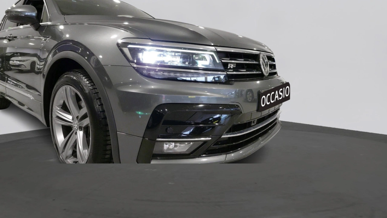 Volkswagen Tiguan 1.5 TSI ACT Highline Business R | Panorama/schuifdak | Led Plus | 1e eigenaar