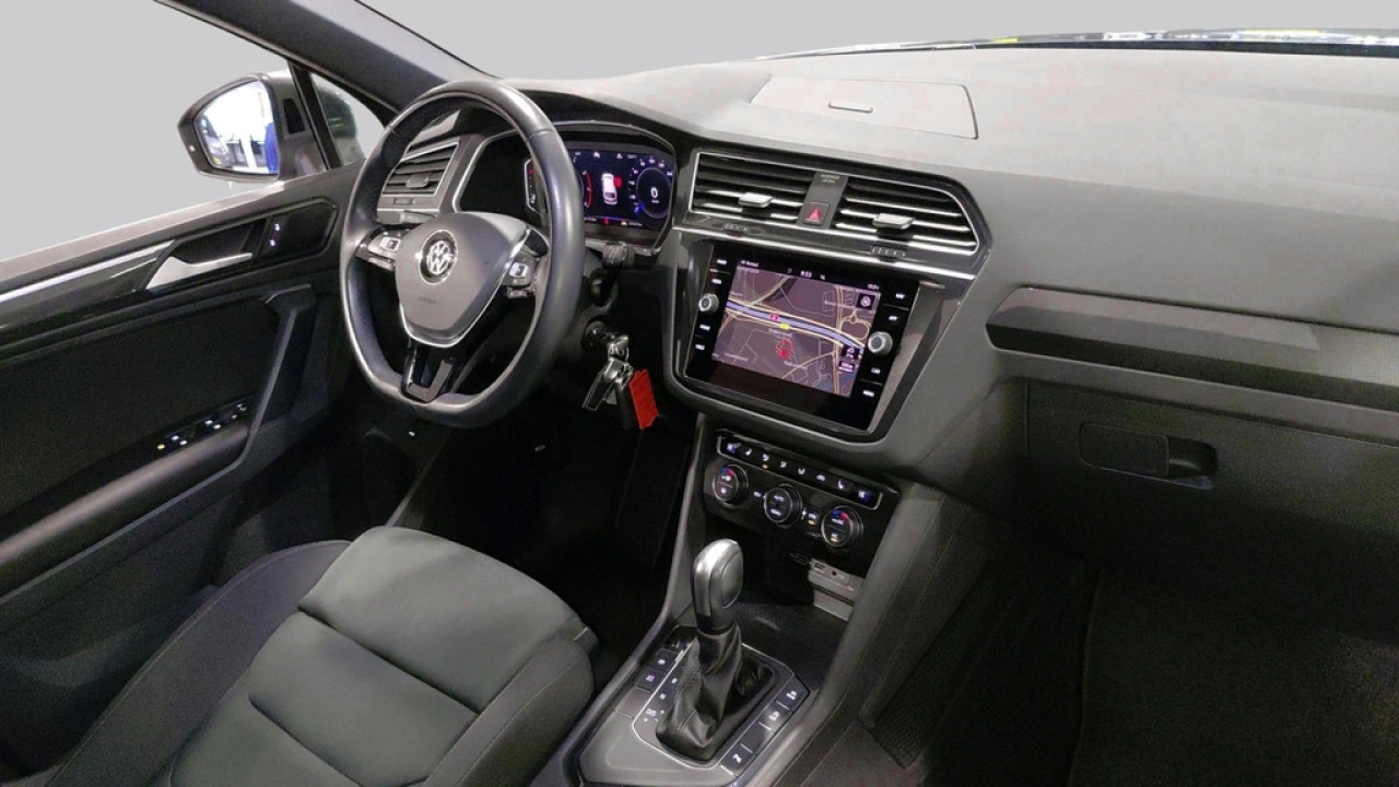 Volkswagen Tiguan 1.5 TSI ACT Highline Business R | Panorama/schuifdak | Led Plus | 1e eigenaar