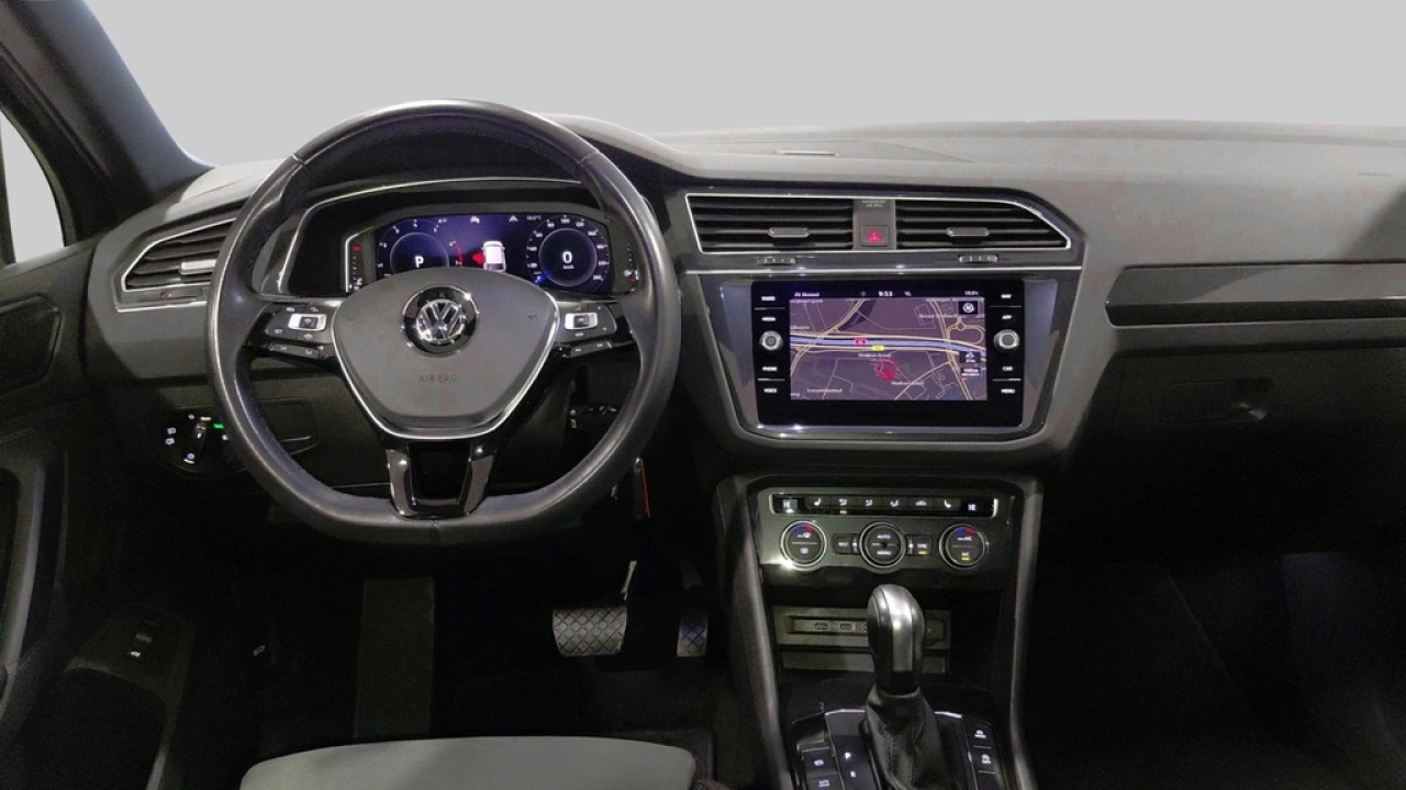 Volkswagen Tiguan 1.5 TSI ACT Highline Business R | Panorama/schuifdak | Led Plus | 1e eigenaar