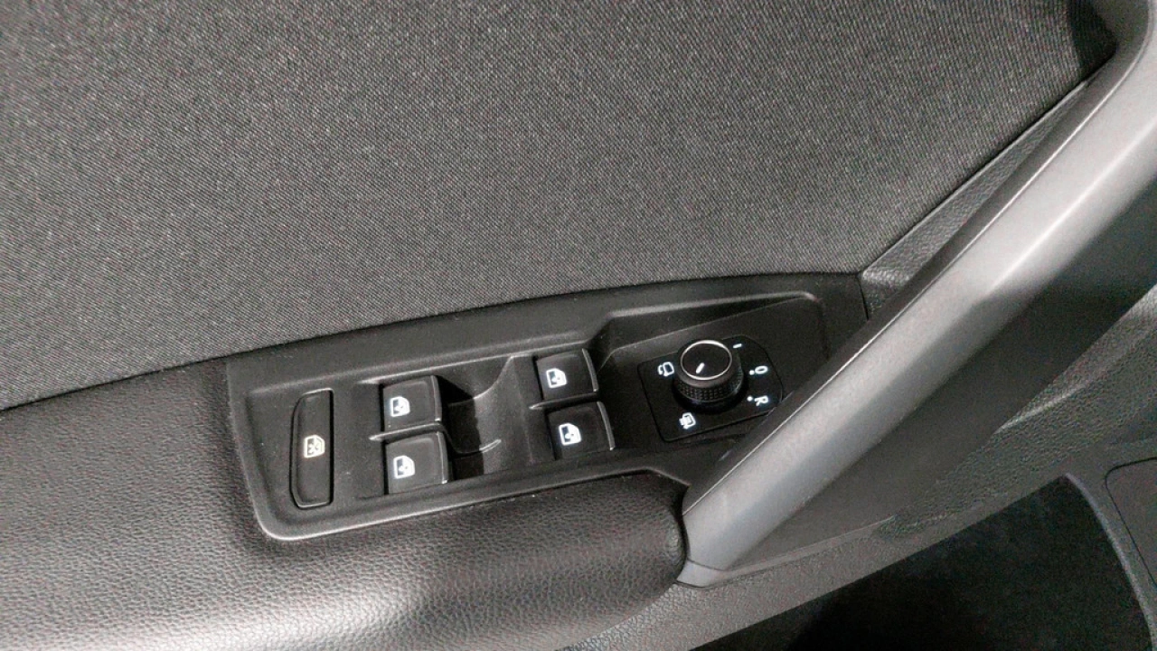 Volkswagen Tiguan 1.5 TSI ACT Highline Business R | Panorama/schuifdak | Led Plus | 1e eigenaar