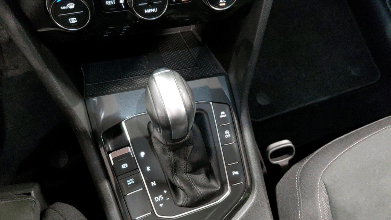 Volkswagen Tiguan 1.5 TSI ACT Highline Business R | Panorama/schuifdak | Led Plus | 1e eigenaar