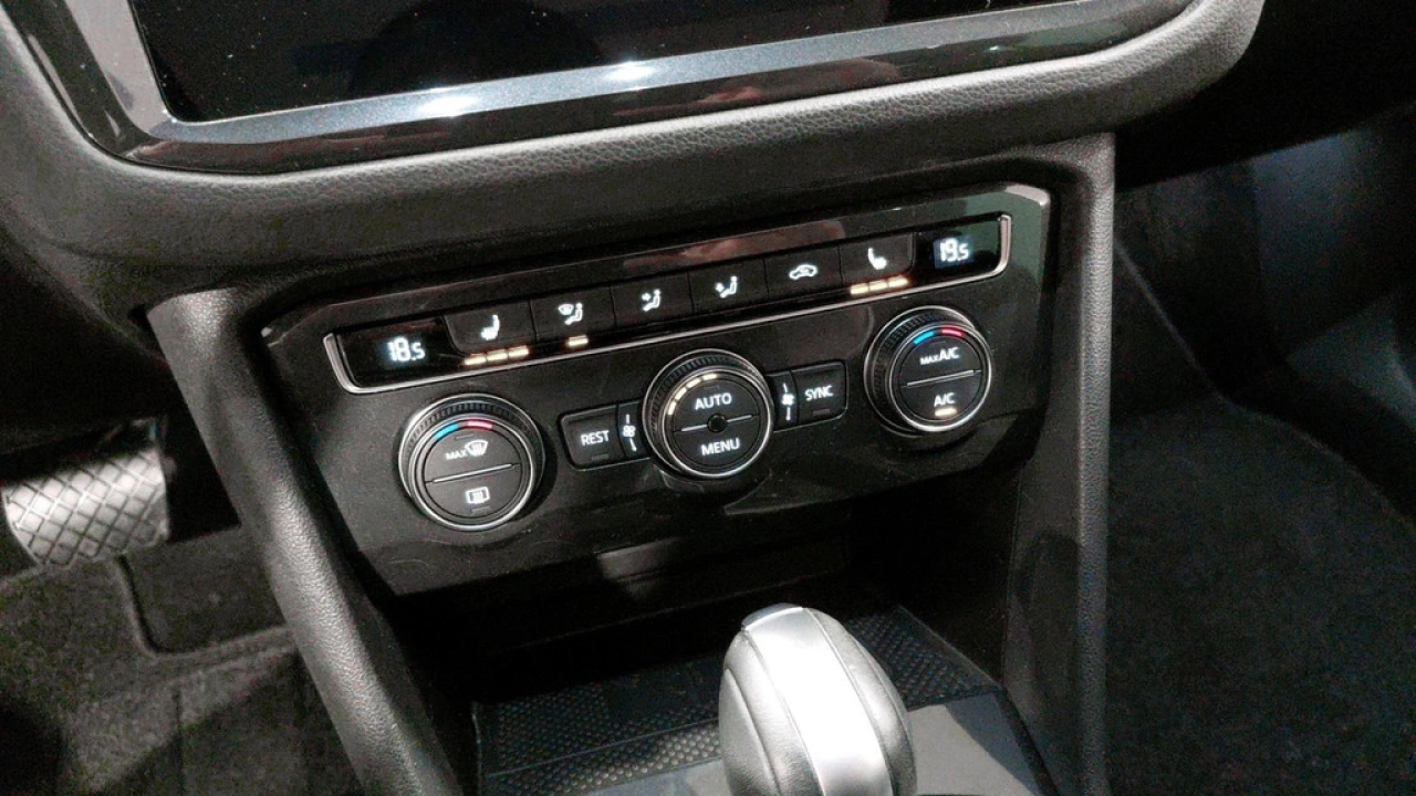 Volkswagen Tiguan 1.5 TSI ACT Highline Business R | Panorama/schuifdak | Led Plus | 1e eigenaar