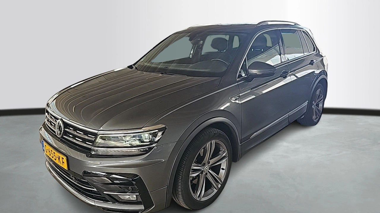 Volkswagen Tiguan 1.5 TSI ACT Highline Business R | Panorama/schuifdak | Led Plus | 1e eigenaar