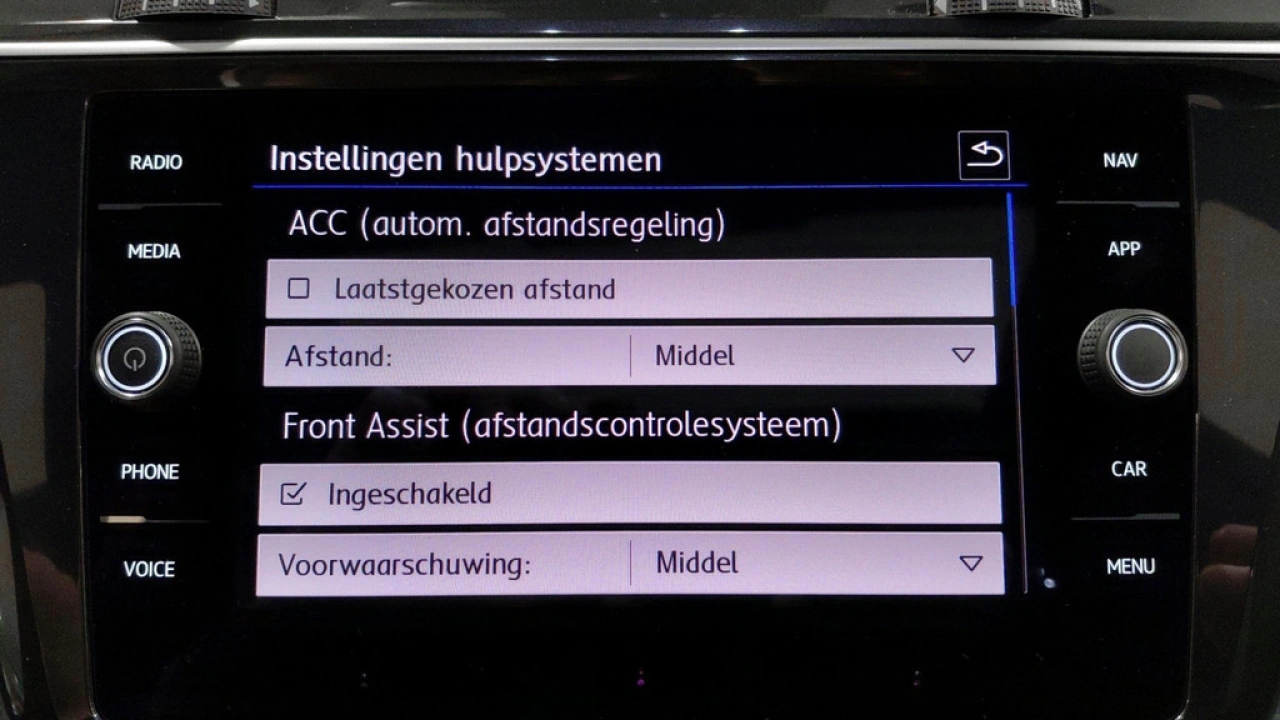 Volkswagen Tiguan 1.5 TSI ACT Highline Business R | Panorama/schuifdak | Led Plus | 1e eigenaar