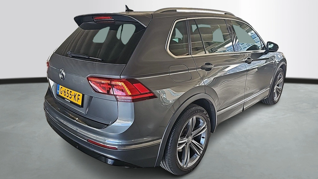 Volkswagen Tiguan 1.5 TSI ACT Highline Business R | Panorama/schuifdak | Led Plus | 1e eigenaar