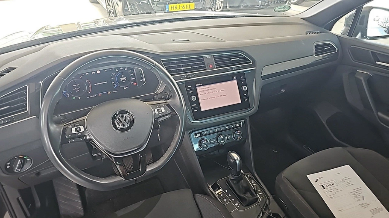 Volkswagen Tiguan 1.5 TSI ACT Highline Business R | Panorama/schuifdak | Led Plus | 1e eigenaar