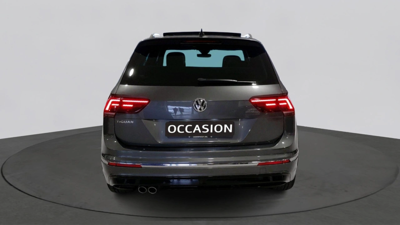 Volkswagen Tiguan 1.5 TSI ACT Highline Business R | Panorama/schuifdak | Led Plus | 1e eigenaar