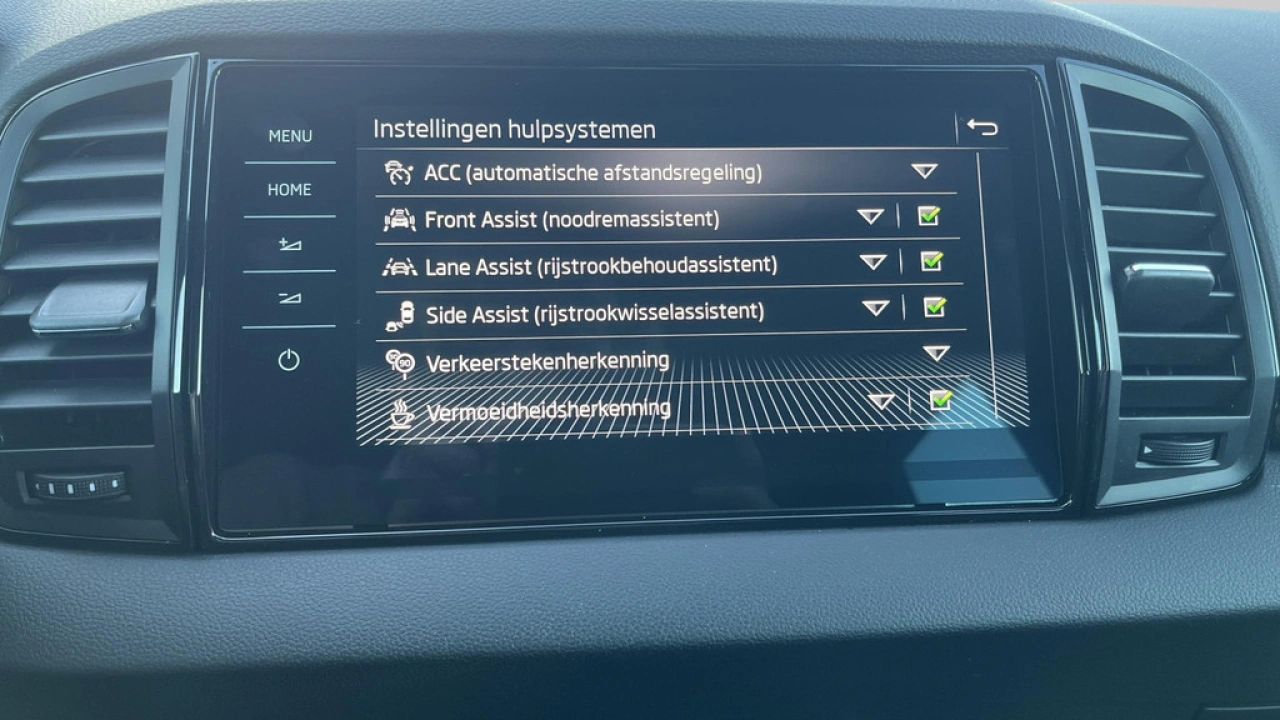 Škoda Karoq 1.5 TSI ACT Sportline Business