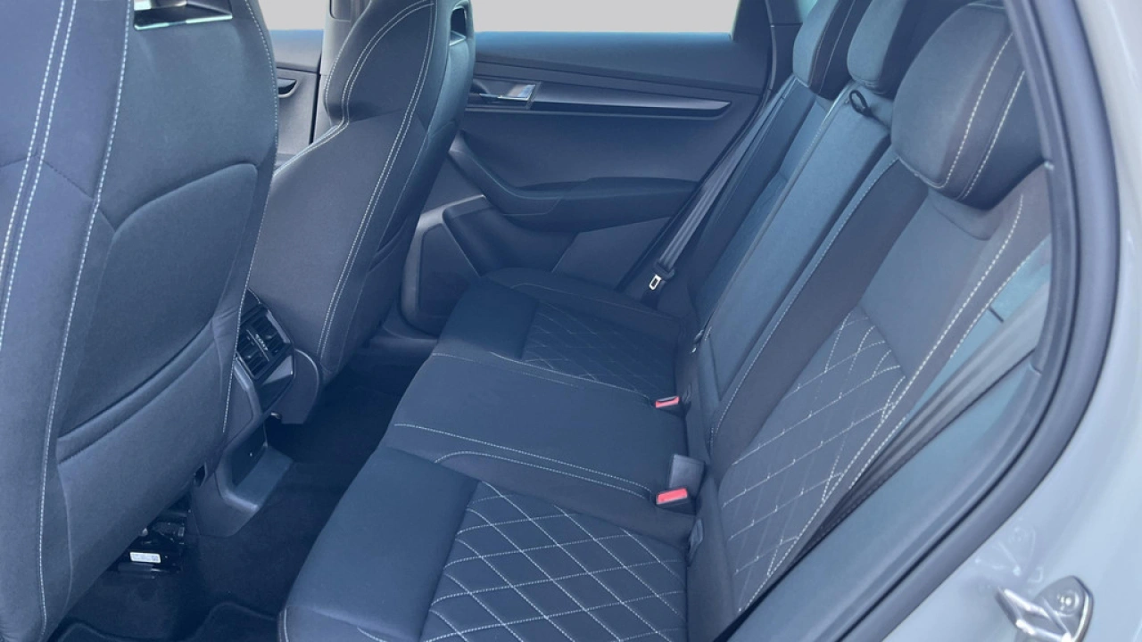 Škoda Karoq 1.5 TSI ACT Sportline Business