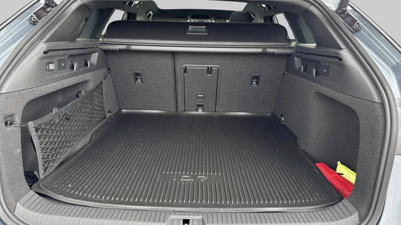 Volkswagen ID.7 Tourer Pro Limited Edition 77 kWh Trekhaak Black edition Interieur style pakket plus Exterieur pakket plus