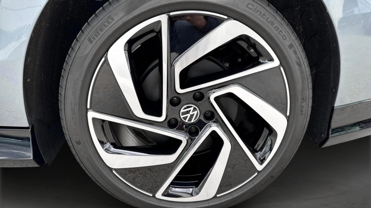 Volkswagen ID.7 Tourer Pro Limited Edition 77 kWh Trekhaak Black edition Interieur style pakket plus Exterieur pakket plus