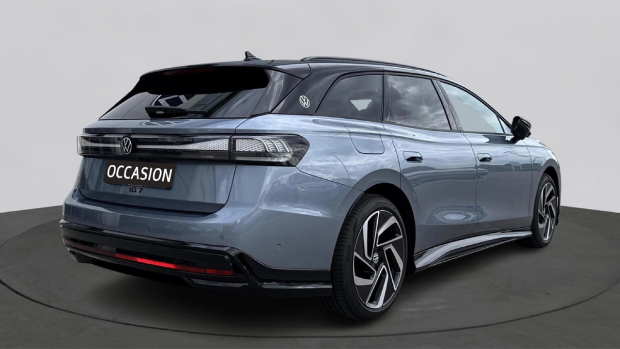 Volkswagen ID.7 Tourer Pro Limited Edition 77 kWh Trekhaak Black edition Interieur style pakket plus Exterieur pakket plus