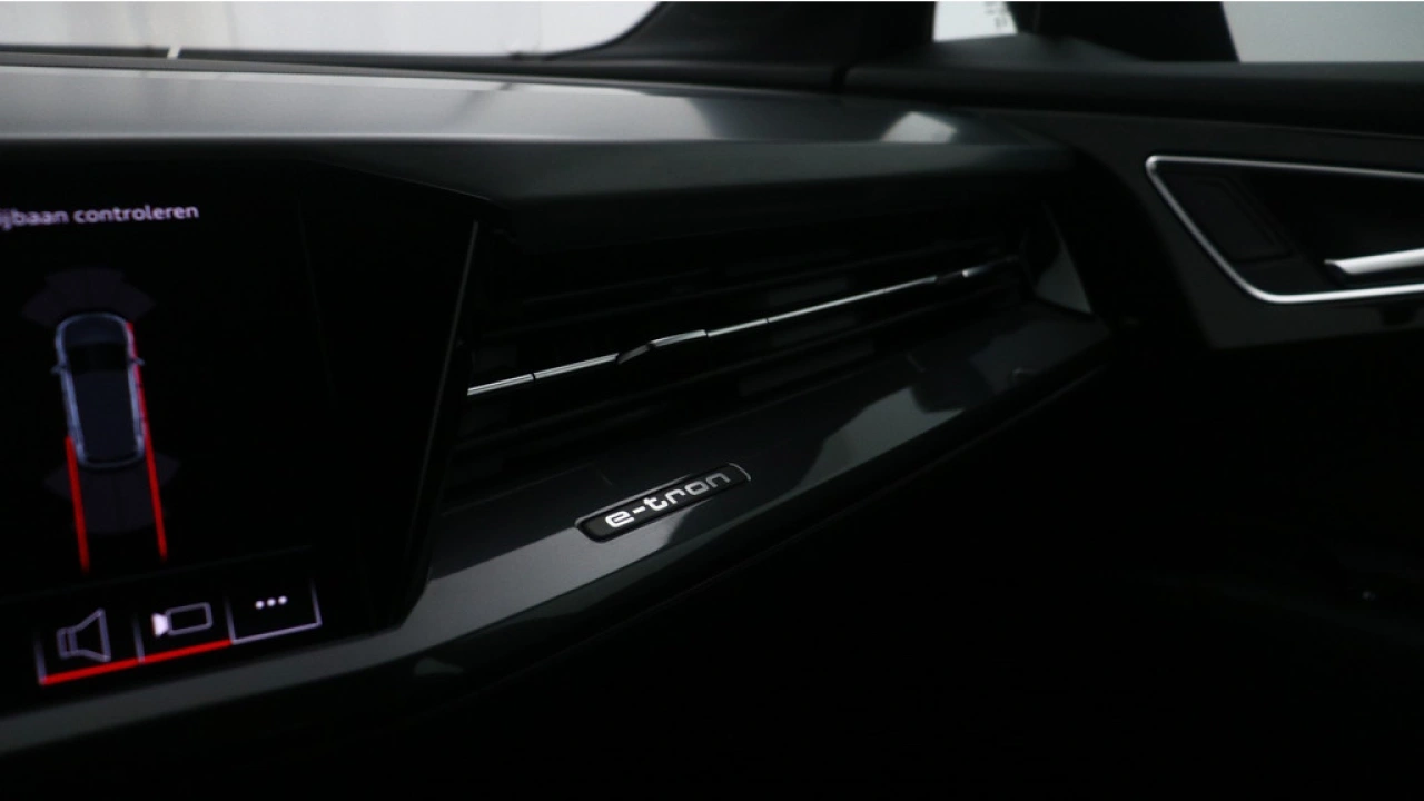 Audi Q4 e-tron 45 quattro S Edition 82 kWh| Assistentie Plus | Zwart optiek | Carplay |