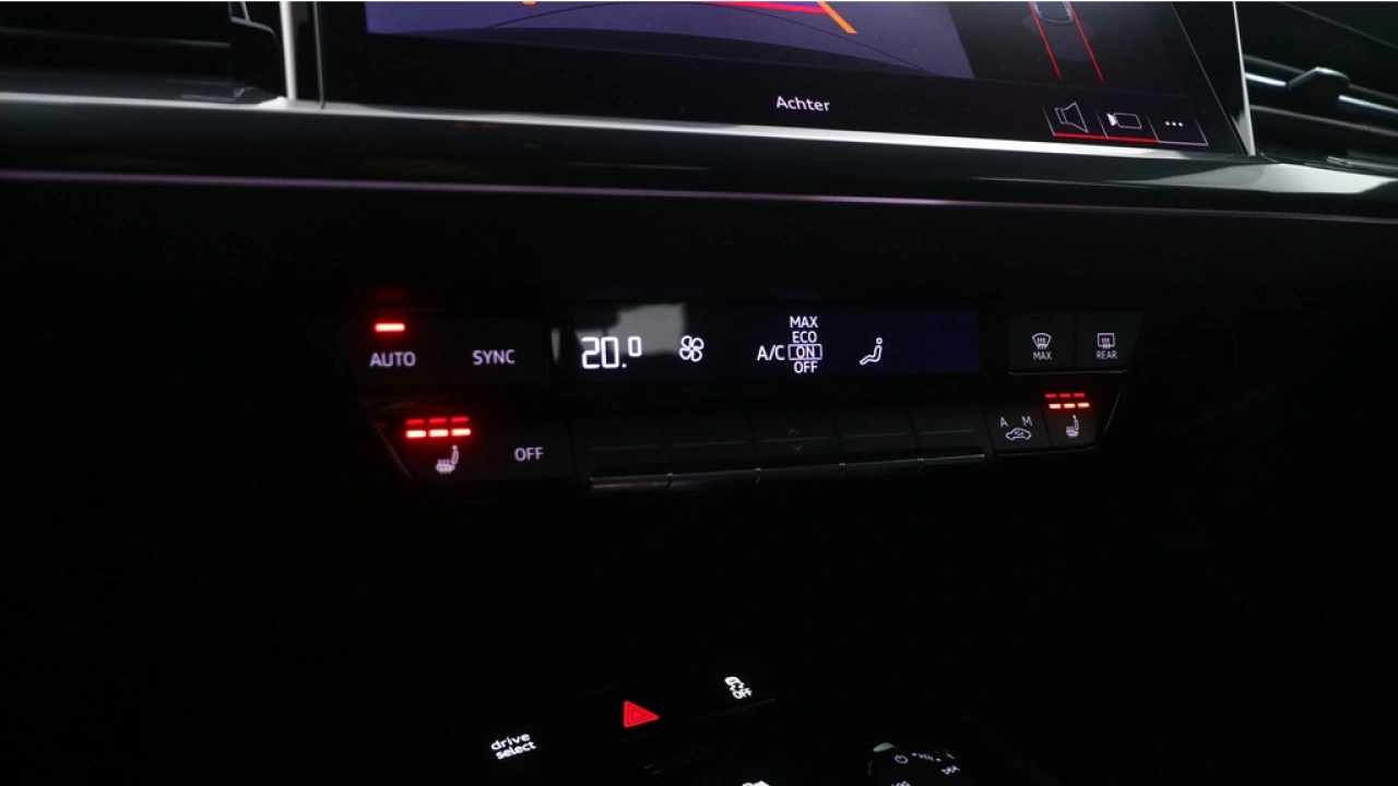 Audi Q4 e-tron 45 quattro S Edition 82 kWh| Assistentie Plus | Zwart optiek | Carplay |